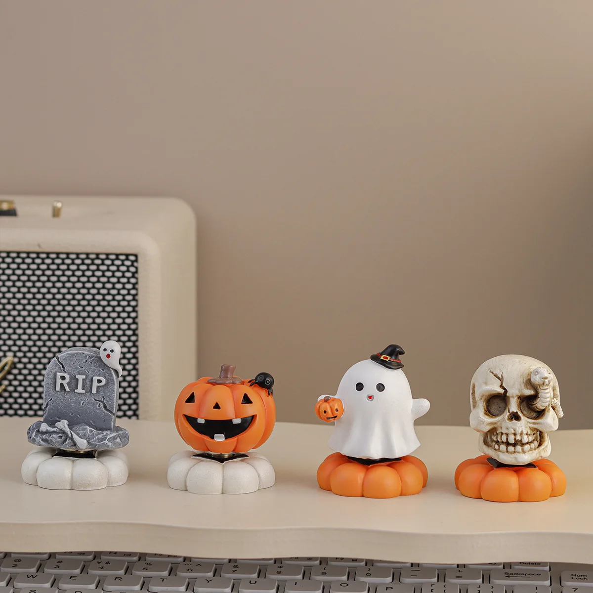2026 New Halloween Resin Ornament Ghost Pumpkin Skull Tombstone Figurines Mini Tabletop Decoration Set for Home Bar Party Gift