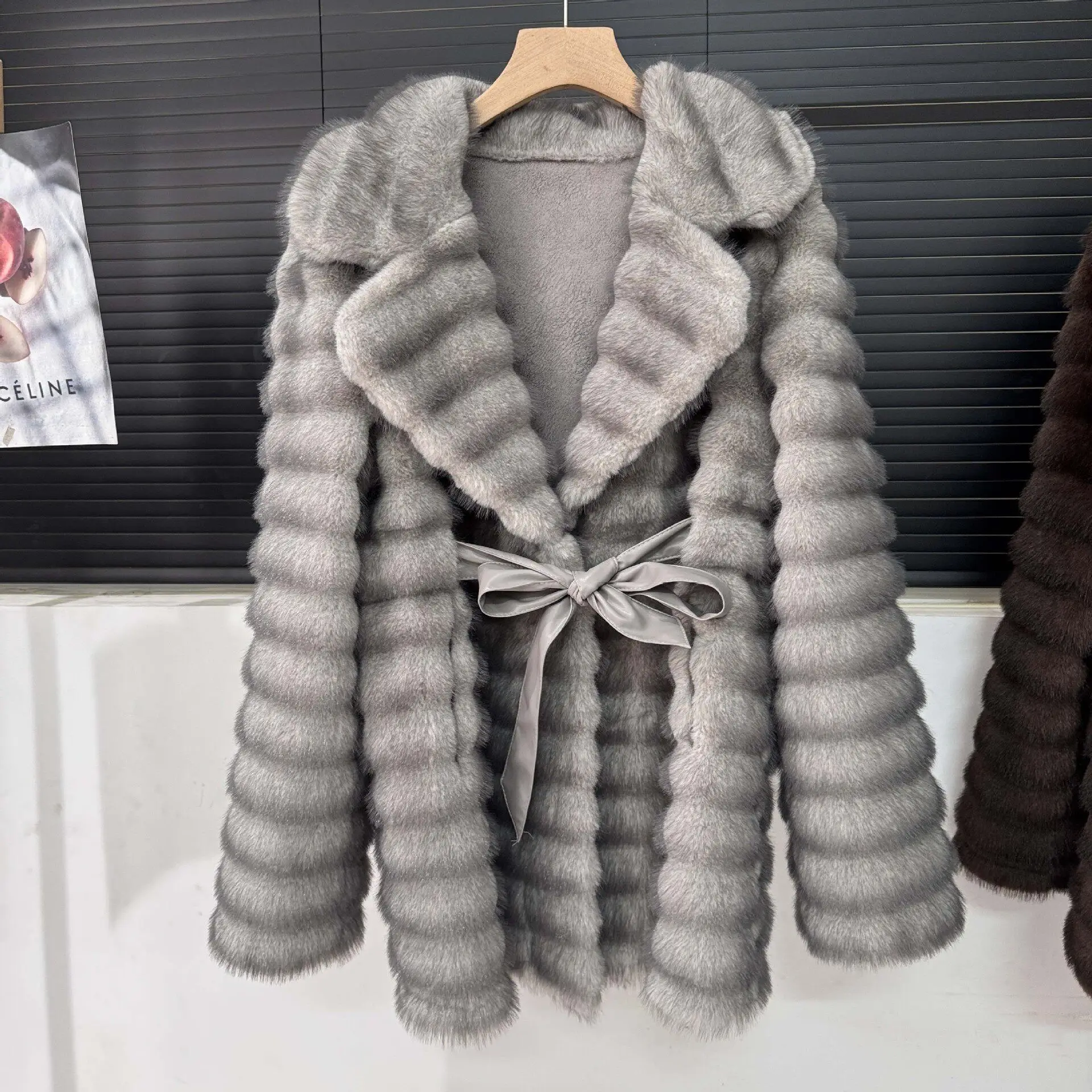 Autumn/Winter New Women's Fake Fur Coat Loose Warm Windproof Strap Coat