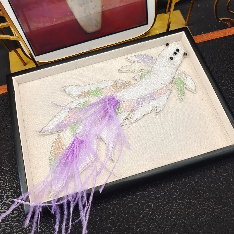 New Exquisite Heavy Industry Three Dimensional Crystal Goldfish Falling Goose Chest Flower Pin Decoration High End Accessories