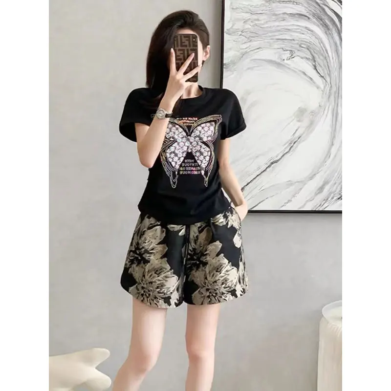 

2024 Summer Elegant Fashion Harajuku Slim Fit Printed Short Sleeve Sets Casual All Match Female Clothes Shorts Two Piece Set