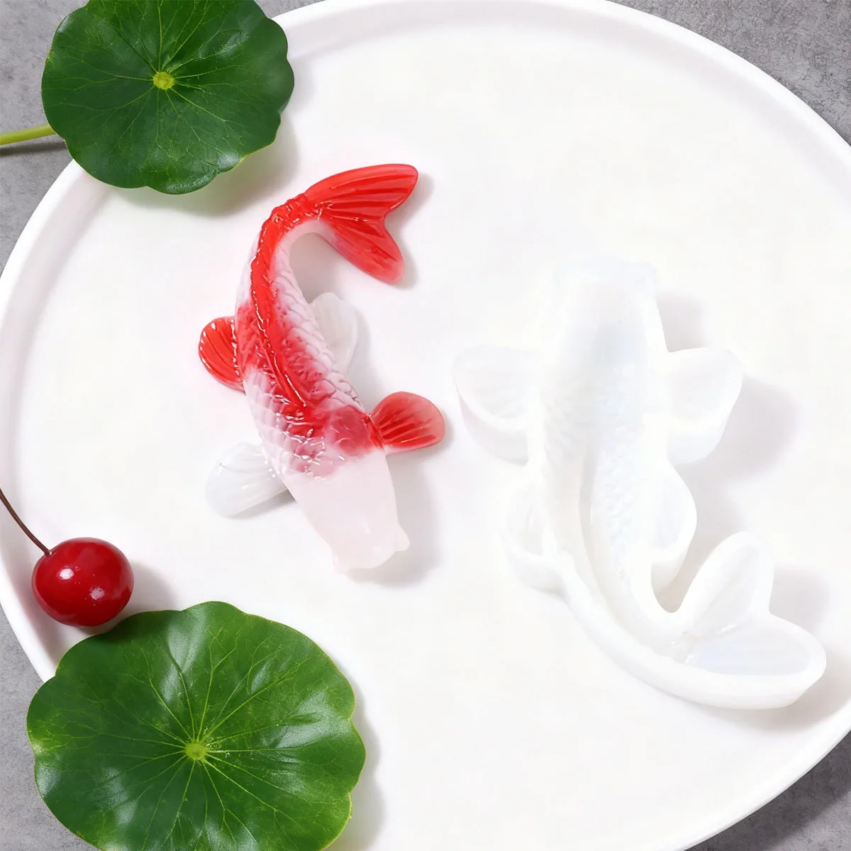 

1pc-DIY Crystal Drop Glue Goldfish Mold, Koi Good Luck Mold, Three-dimensional Small Koi Mirror Cake Silicone Mold