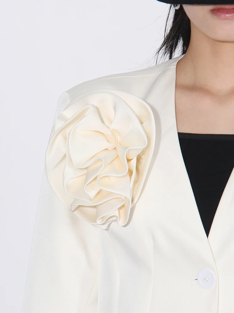 TWOTWINSTYLE Solid Patchwork Appliques Blazer sciolto per le donne scollo a V manica lunga Blazer temperamento bottone impiombato femminile nuovo