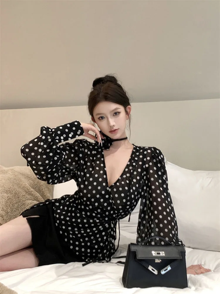 French Polka Dot Lace Up V-neck Long Sleeved Shoulder Shirt Women Summer Haute Couture Temperament Loose Black Blouse