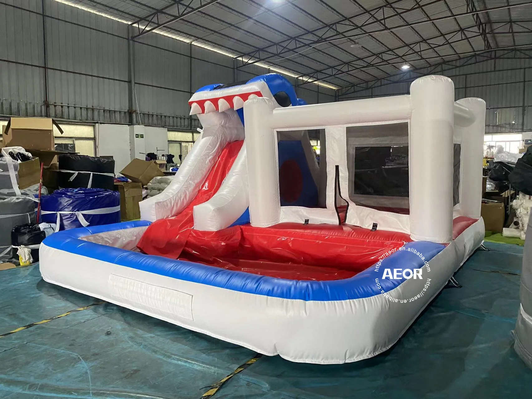 ملعب ترفيهي للأطفال التجاري، لعبة ناعمة مع معدات منزلقة، منزل ترتد أبيض قابل للنفخ مع حفرة كروية للإيجار