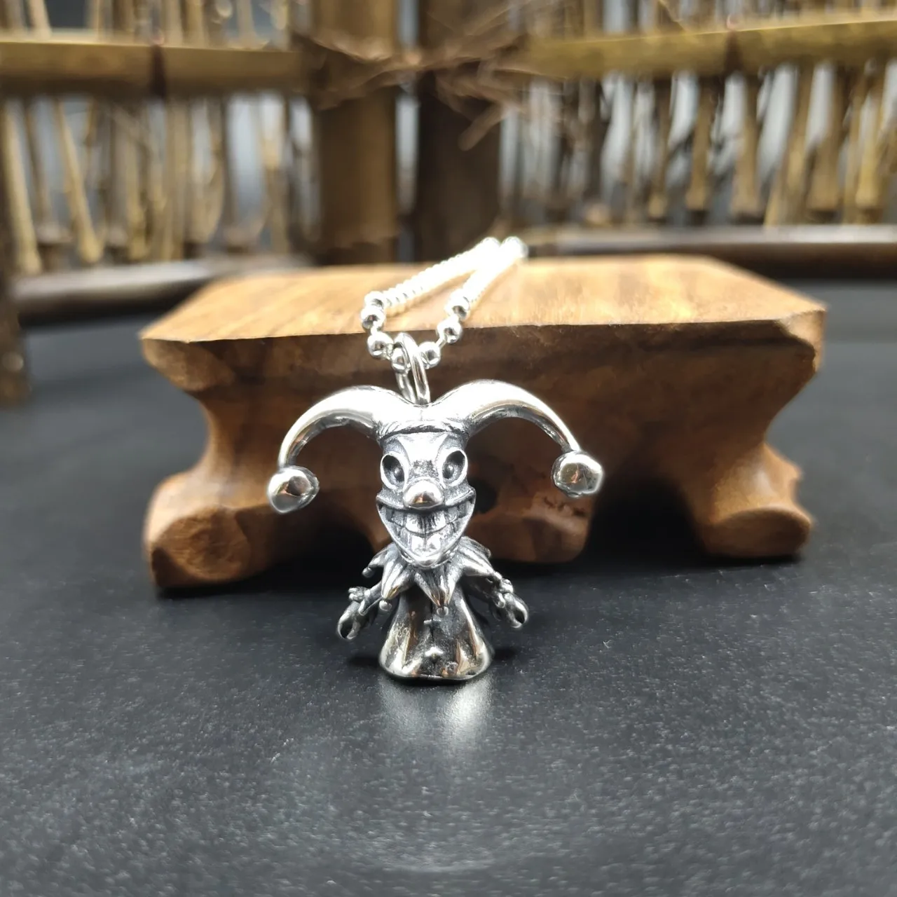 

Sterling silver S925 sterling silver Dark Circus clown pendant personality men's and women's necklaces fashion Thai silver tide