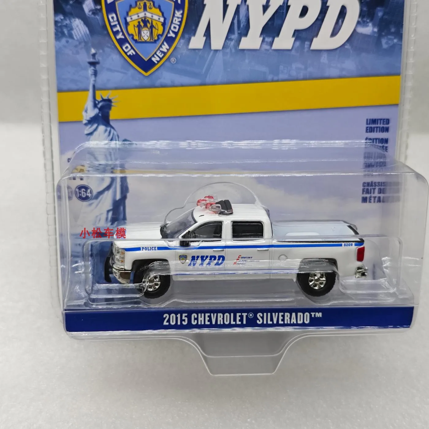 1:64 2015 Chevrolet Silverado - Policía de la ciudad de Nueva York 30093 Colección avanzada Modelos de automóviles ornamentales