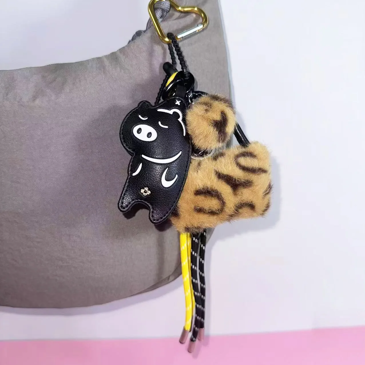 

Bag Charms Luxury Bag Chain Pig Pendant for Loewe Bag Women Handbag Purse Keychain Man Backpack Wallet Decoration