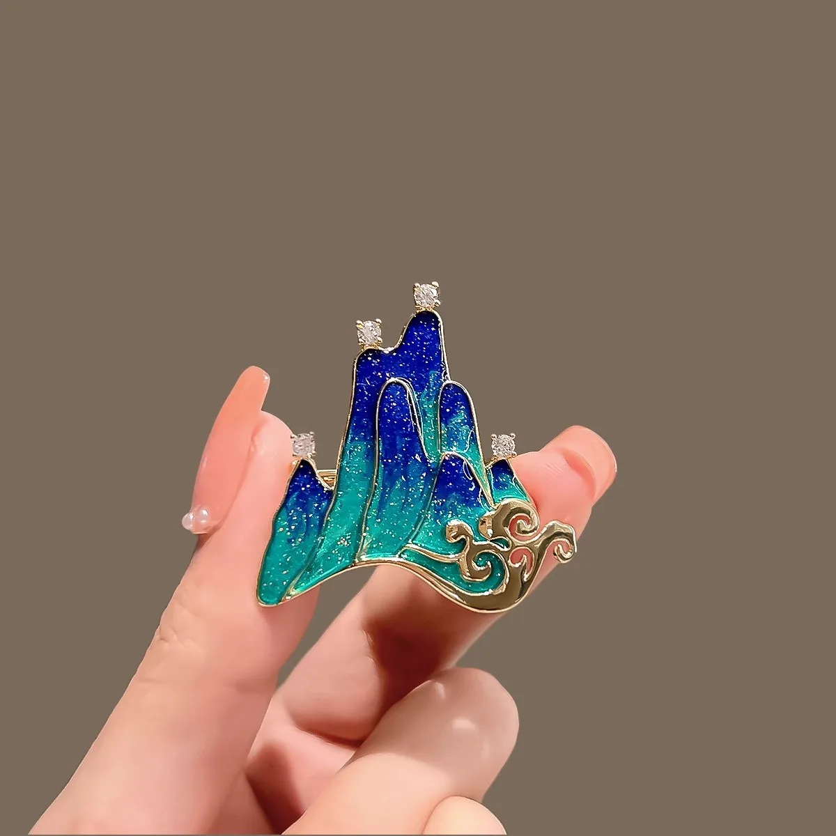 Vintage Chinese Style Round Landscape Painting Brooch For Women Mountain Shaped Tassel Rhinestone Lapel Pins Clothes Accessories