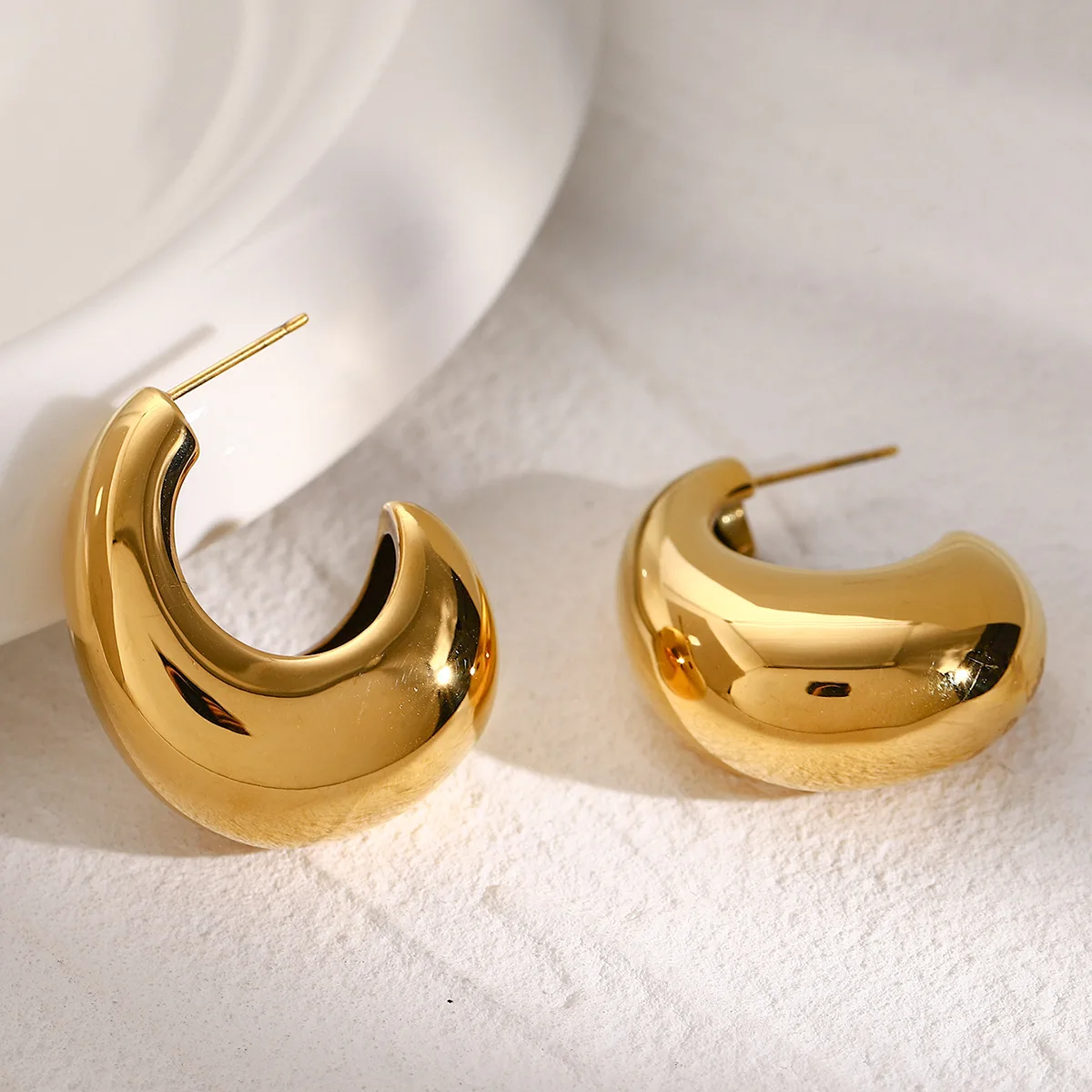 

Stainless Steel PVD 18K Gold Plated Tarnish Geo Moon Shape Stud Earrings For Woman Jewelry Wholesale Summer Trendy