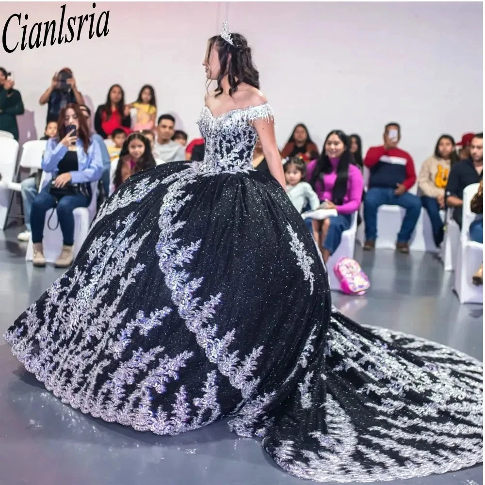 Zwart Glitter Kristallen Kwastjes Baljurk Quinceanera Jurken Van De Schouder Zilveren Appliques Ruches Corset Vestidos De Xv Años