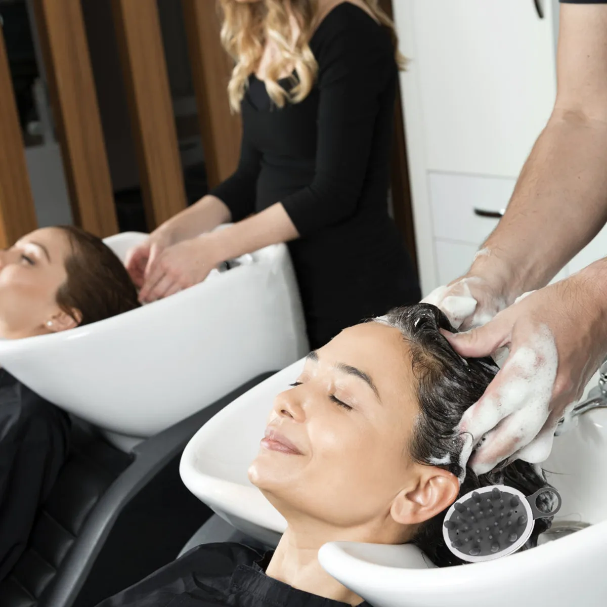 

1pc Shampoo Brush Scalp Shampoo Brush Massager With Hanging Hole Portable Hair Care Tool For All Hair Types Grey