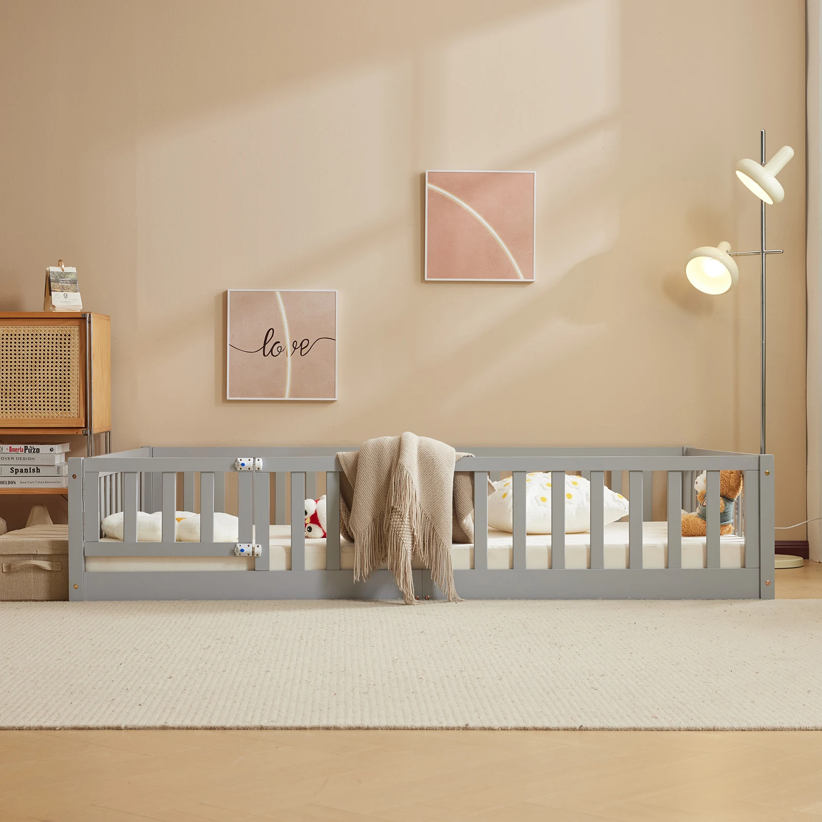 Cama con valla con puerta y tablero Cama infantil completa de pino pintado gris