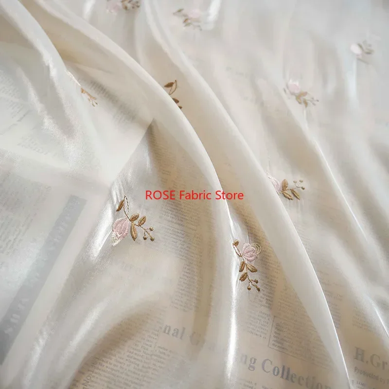 Tessuto in tulle lucido ricamato con fiori per abbigliamento da donna Abito in tessuto stilista Abito da festa, abito da ballo
