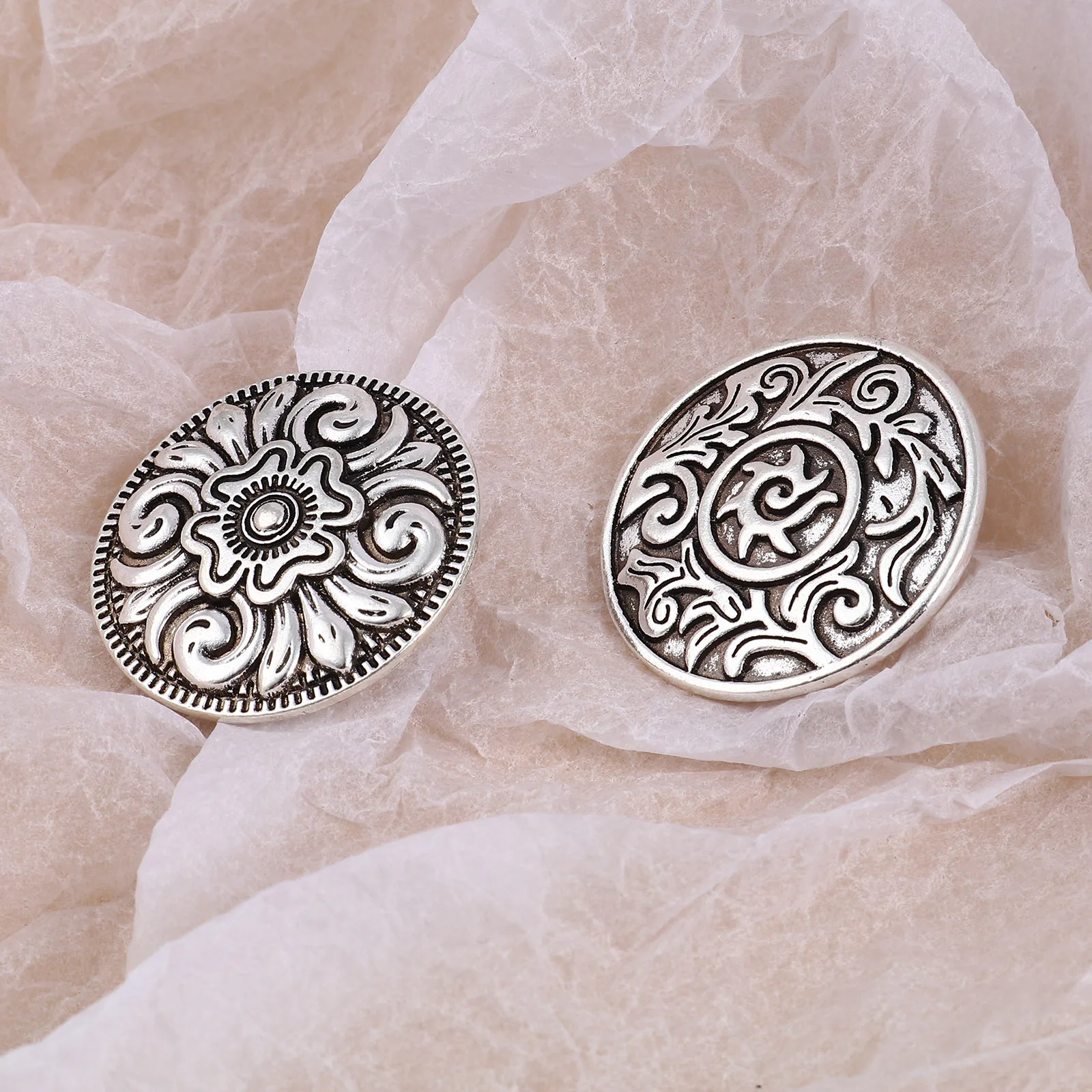 3pcs/lot Retro Round Metal Carved Shank Buttons Vintage Antique Silver Coat Jeans Button Star Flower Leaf Pattern Clothing DIY