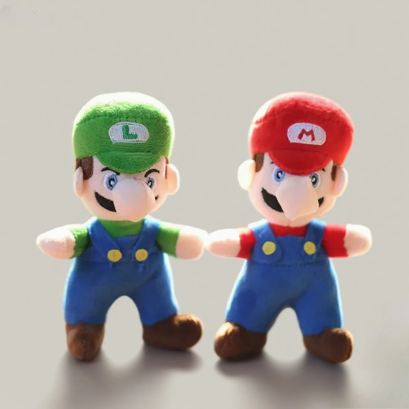 

Мультфильм Мариос, плюшевые игрушки, милый брелок, аниме-фигурка Луиджи, косплей, аниме, автомобильный брелок, детские игрушки, каваи, рюкзаки, кулон