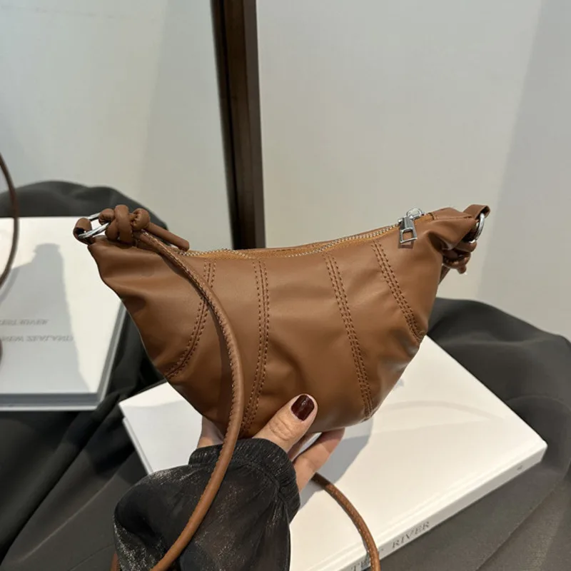 Bolso de hombro de media luna para mujer, bandolera multifuncional de gran capacidad, portátil, con textura a la moda, novedad de 2024