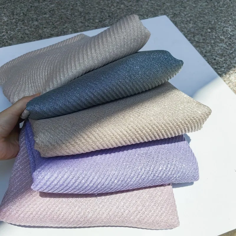 Modischer Falten-Schal mit Glanz und Glitzer, Hijab-Schal mit Gold- und Silberfäden, Bangladeschischer Baumwoll-Schal – Detail 10