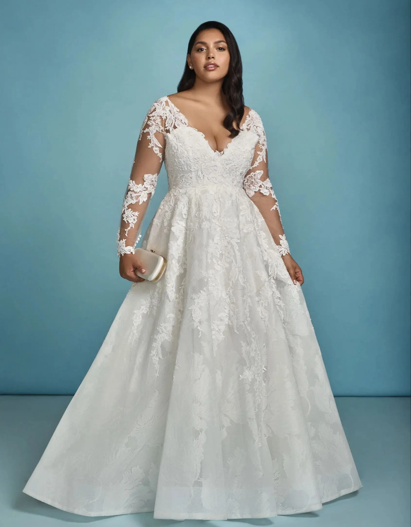 

Elegant Plus Size Wedding Dresses Lace Appliques V Neck Long Sleeves Bridal Gowns Button Back Customized Vestidos De Mariee