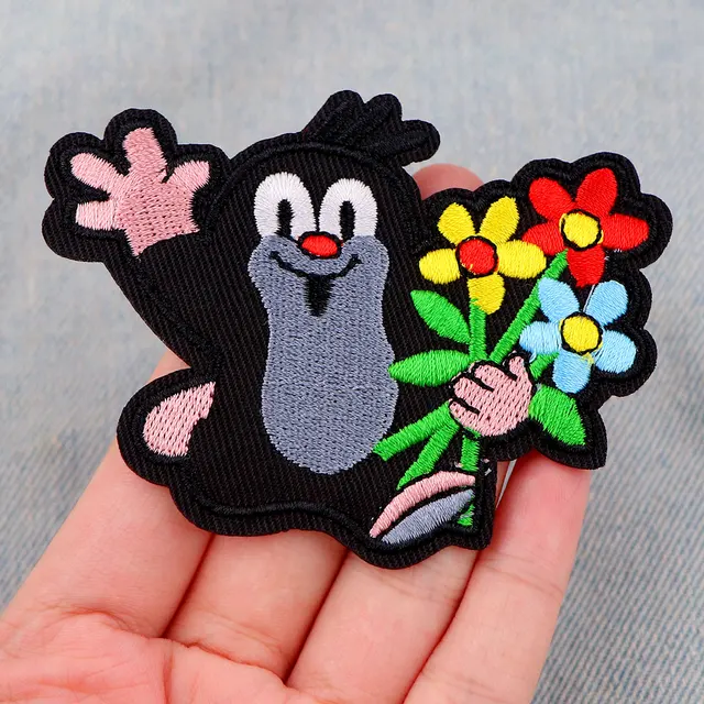 Śliczna mała łata kretów Cartoon haftowana naszywka żelazko na plastry na odzież naszywki termoprzylepne na ubrania DIY szyć odznaki