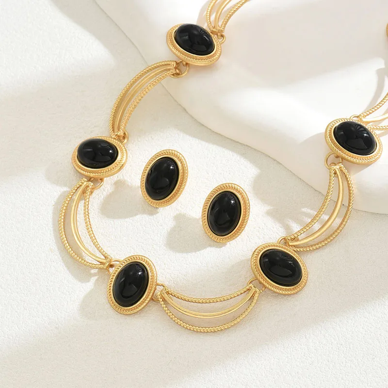 2Pcs Vintage Luxury Black Oval Stone Necklace Earrings For Women Europe and America Style Jewelry Set Gift for Party Birthday