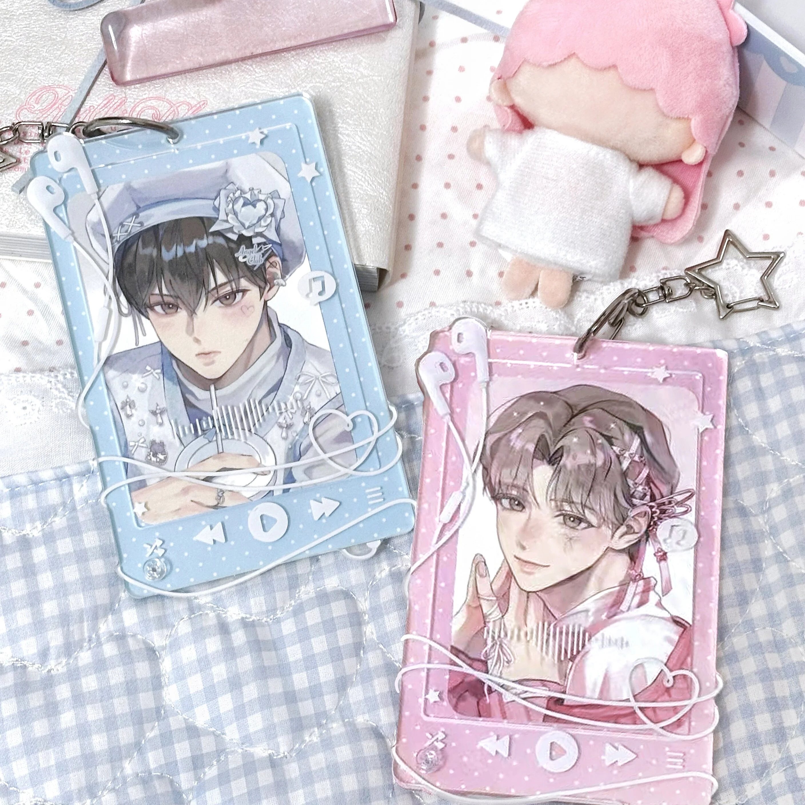Earphone MP3 Player Shaped Acrylic Photocard Holder for 3/3.5 Inch Cards, Kawaii Display Frame Decor for Anime Kpop Collectibles