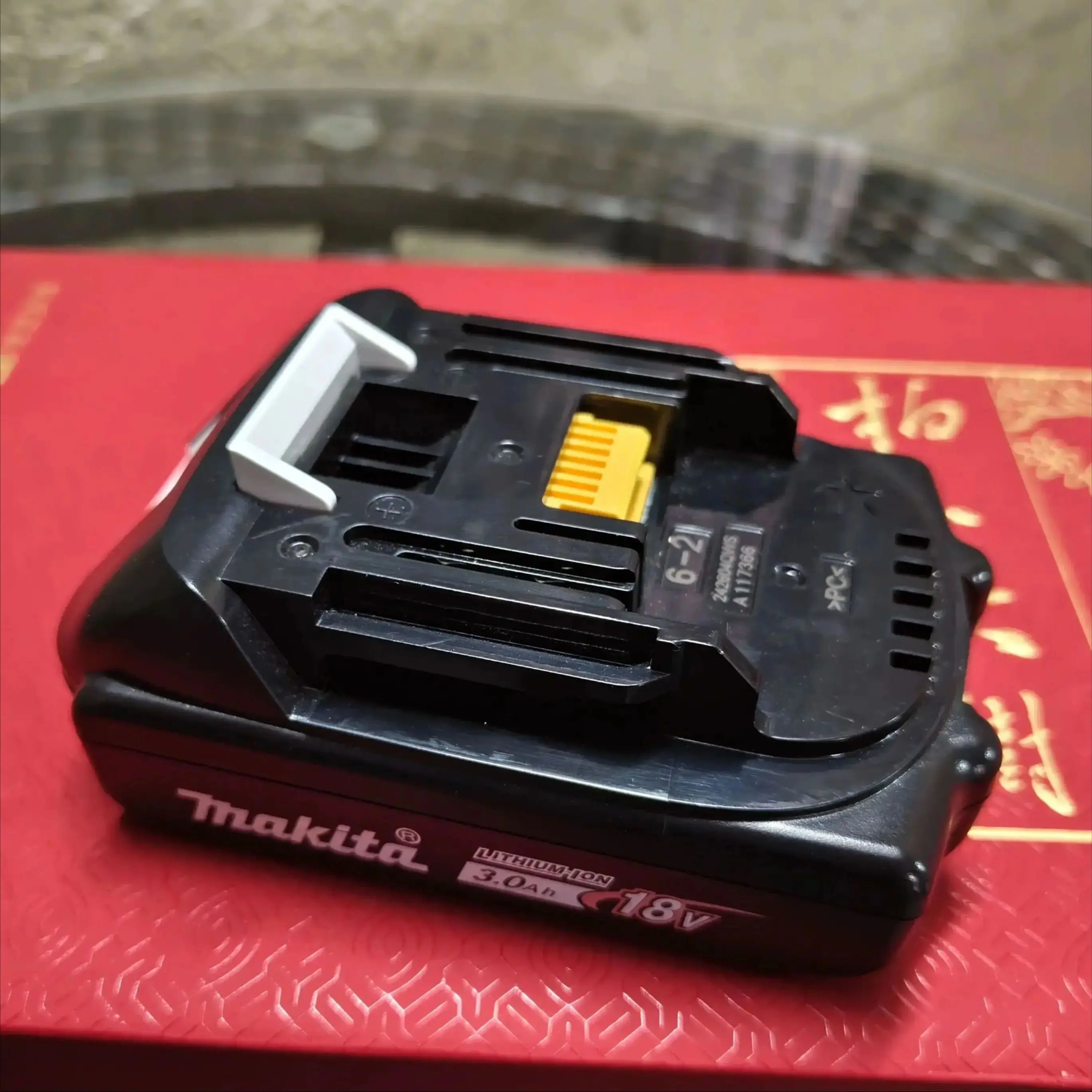 

18V 3000mAh Replacement Batteries for Makita BL1830, with LED Capacity Indicator