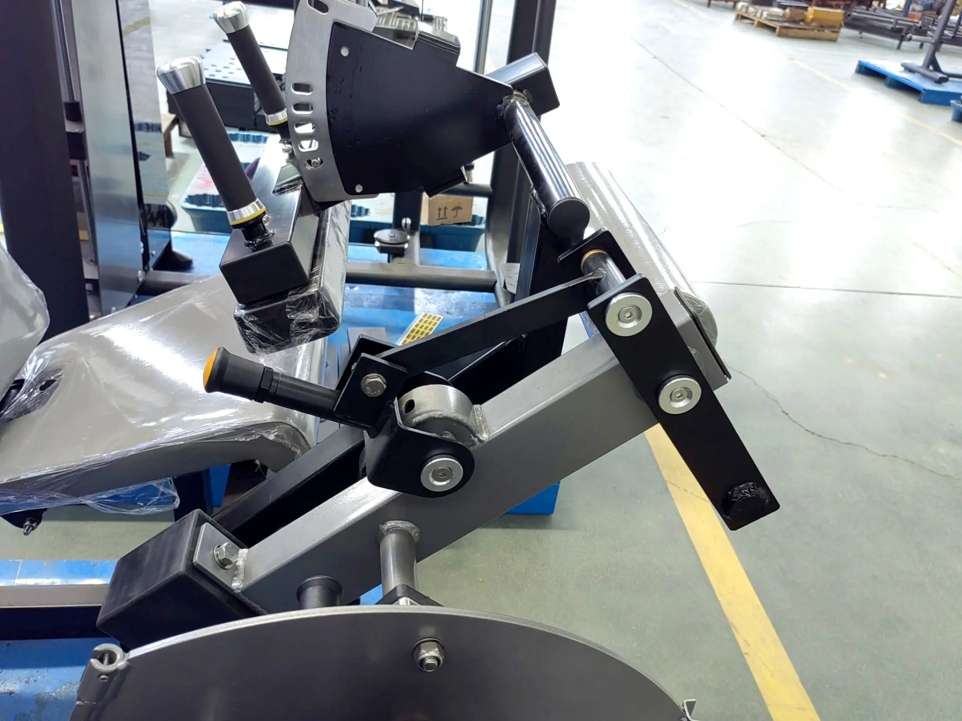Coofull High-Carbon Steel Frame Gym Leg Extension High-Density Foam Seat Safety Commercial Portable Targeting Firm Strong Quads