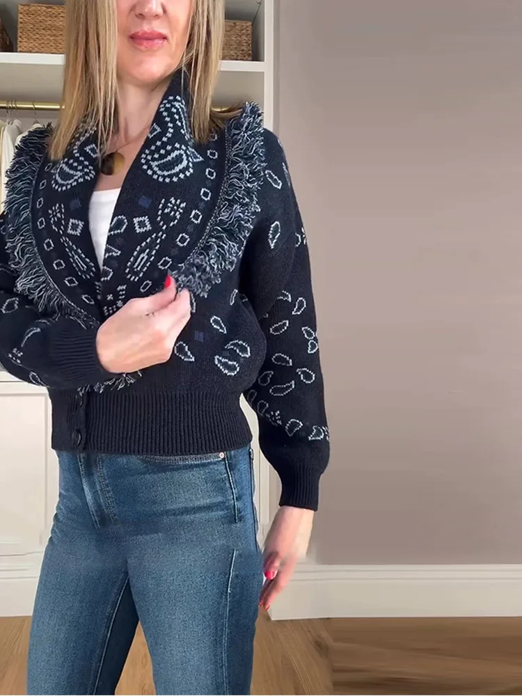 Odzież wierzchnia 2025 Jesień i Zima Nowy, personalizowany kardigan z frędzlami, dekoltem w serek, podkreślający talię, dzianinowy sweter żakardowy, kurtka dla kobiet, płaszcze