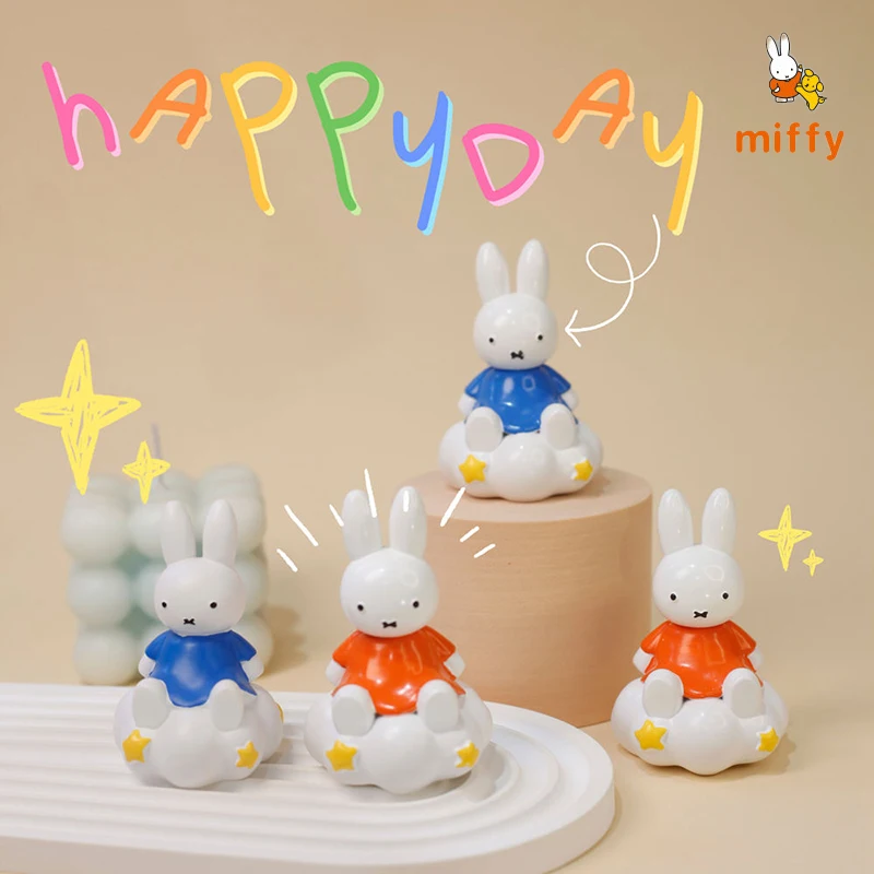 Kawaii Miffy ตุ๊กตาการ์ตูน Dopamine ตัวเลขรถเรซิ่นโต๊ะเครื่องประดับอะนิเมะสร้างสรรค์ตกแต่งบ้านที่สมบูรณ์แบบของขวัญวันเกิด