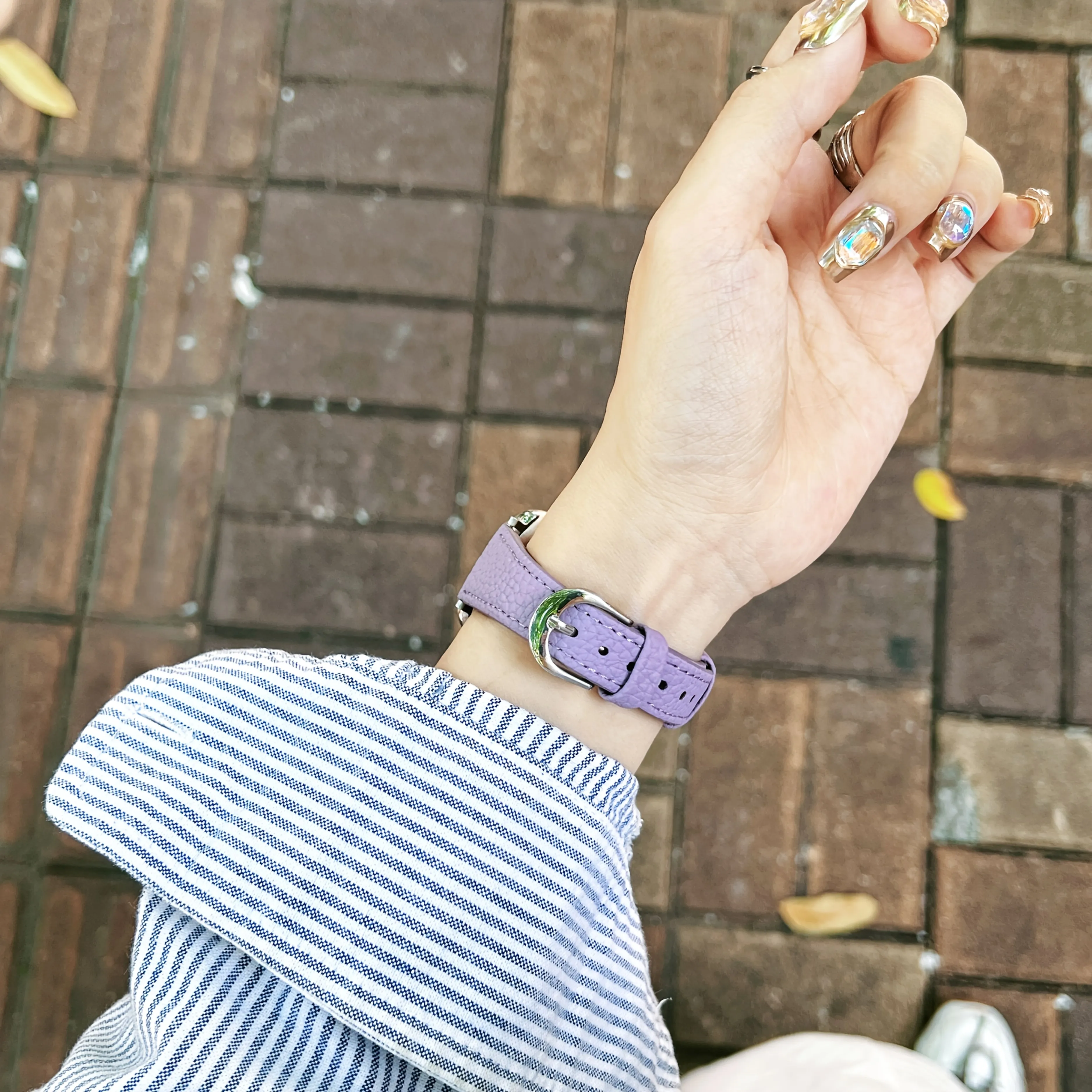 Suitable for iWatch S11 square tail strap synthetic leather strap, breathable women's high-end minimalist strap