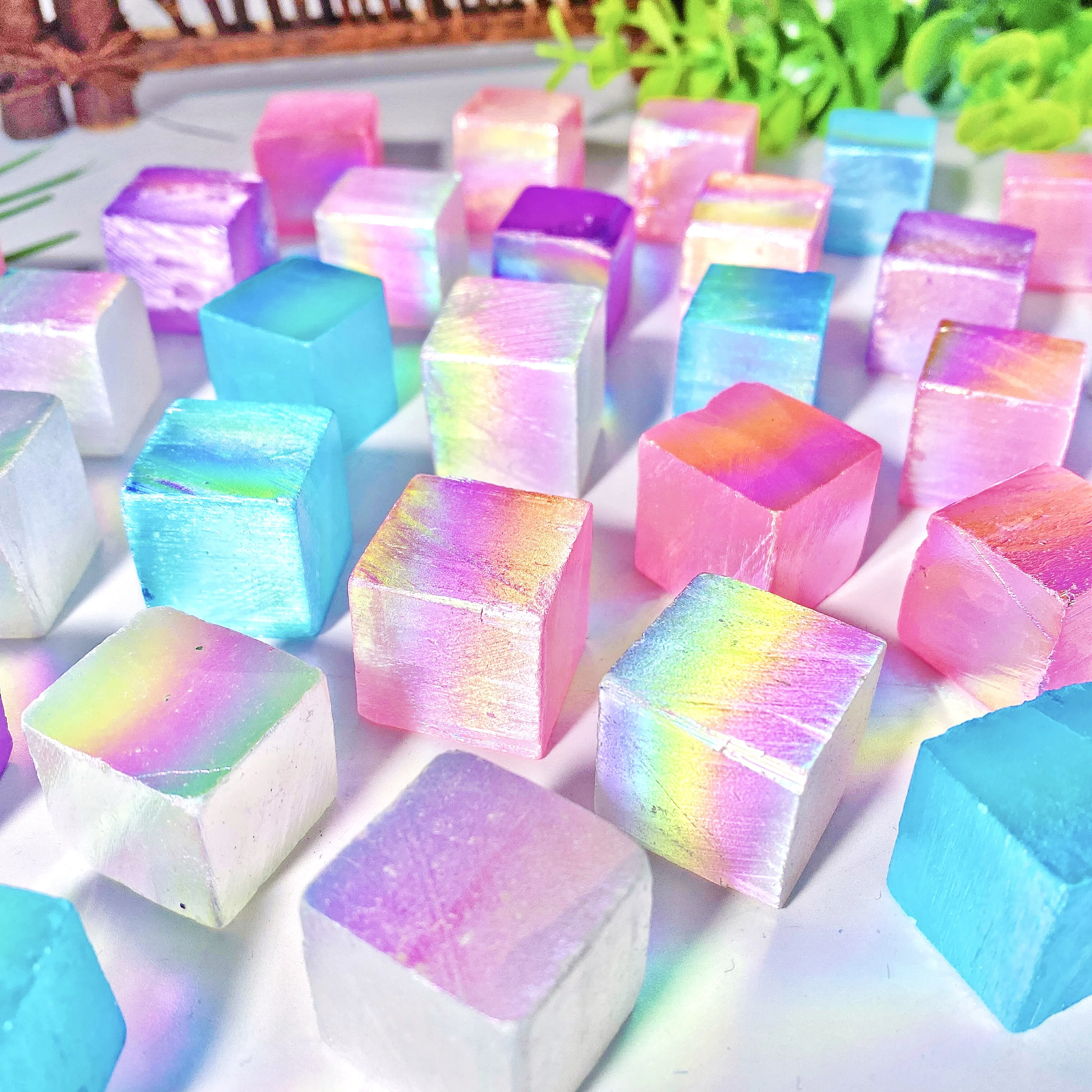 Cubo de selenita Aura de alta calidad, cristales naturales, minerales de cuarzo, piedras preciosas, purpurina, decoración, 4 piezas