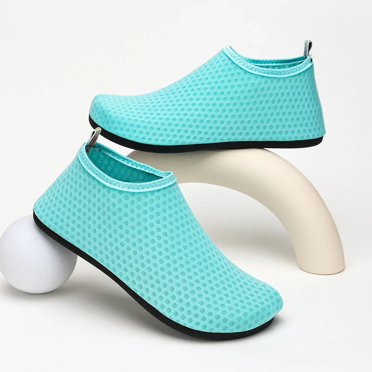 Couple Outdoor Wading Shoes Beach Vacation Water Shoes Swimming Shoes Men's Women's Sneakers Suitable for Yoga Gym view 3