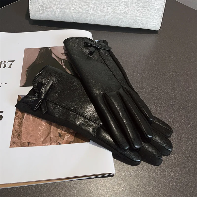 Winter Warm PU Leather Gloves for Women Waterproof Fleece Warm Windproof Gloves Fashionable Elegant Artificial Edge Cuffs Warm