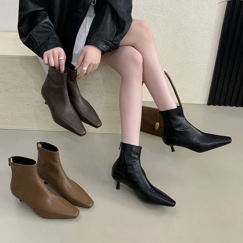 

SUOJIALUN 2025 New Brand Women Shor Boots Thin Med Heel Ladies Elegant Ankle Boots Round Toe Fashion Outdoor Dress Chelsea Boots