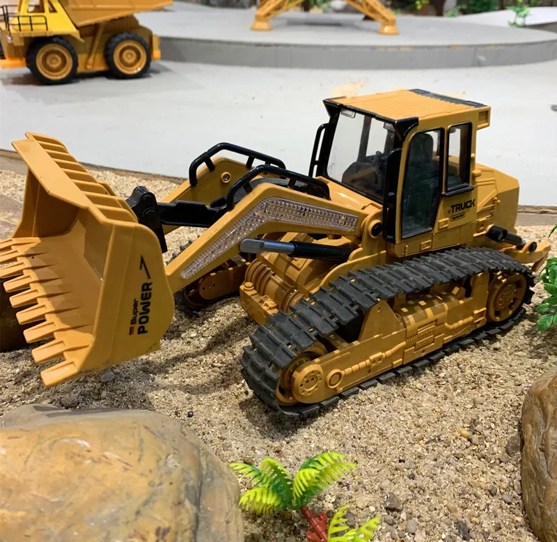 

1/16 Remote Control Engineering Vehicle Bulldozer Dump Truck Crawler Tractor Lighting Excavator 2.4g Remote Control Car Toy Boy