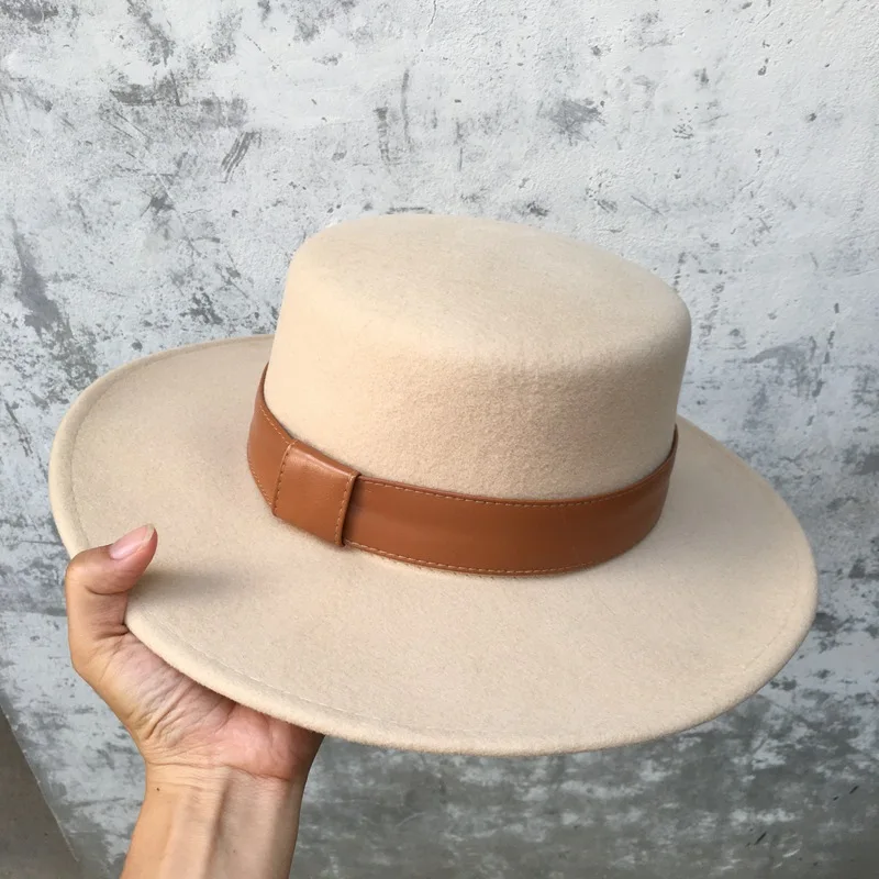 Luxury Designer Leather Band Wool Hat Classic Winter Hat Beige Wide Brim Boater Hats Canotier Felt Hat Decorate Derby Party Hat