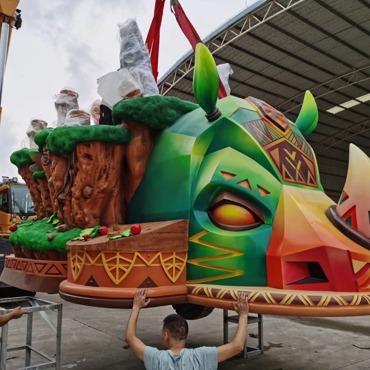Parade float chassis, custom float chassis, frame manufacturing, high-power heavy-duty parade performance float production