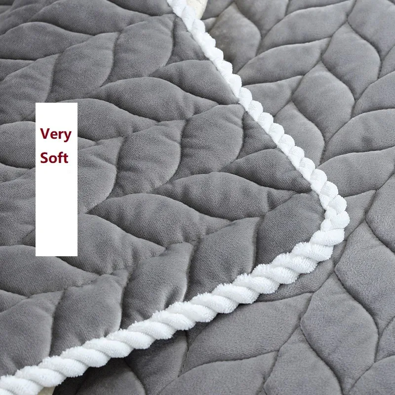 Thicken Short Plush Quilted Sofa Towel Lace Edge Non-slip Sofa Cover European Style Sectional L-shaped Couch Cover