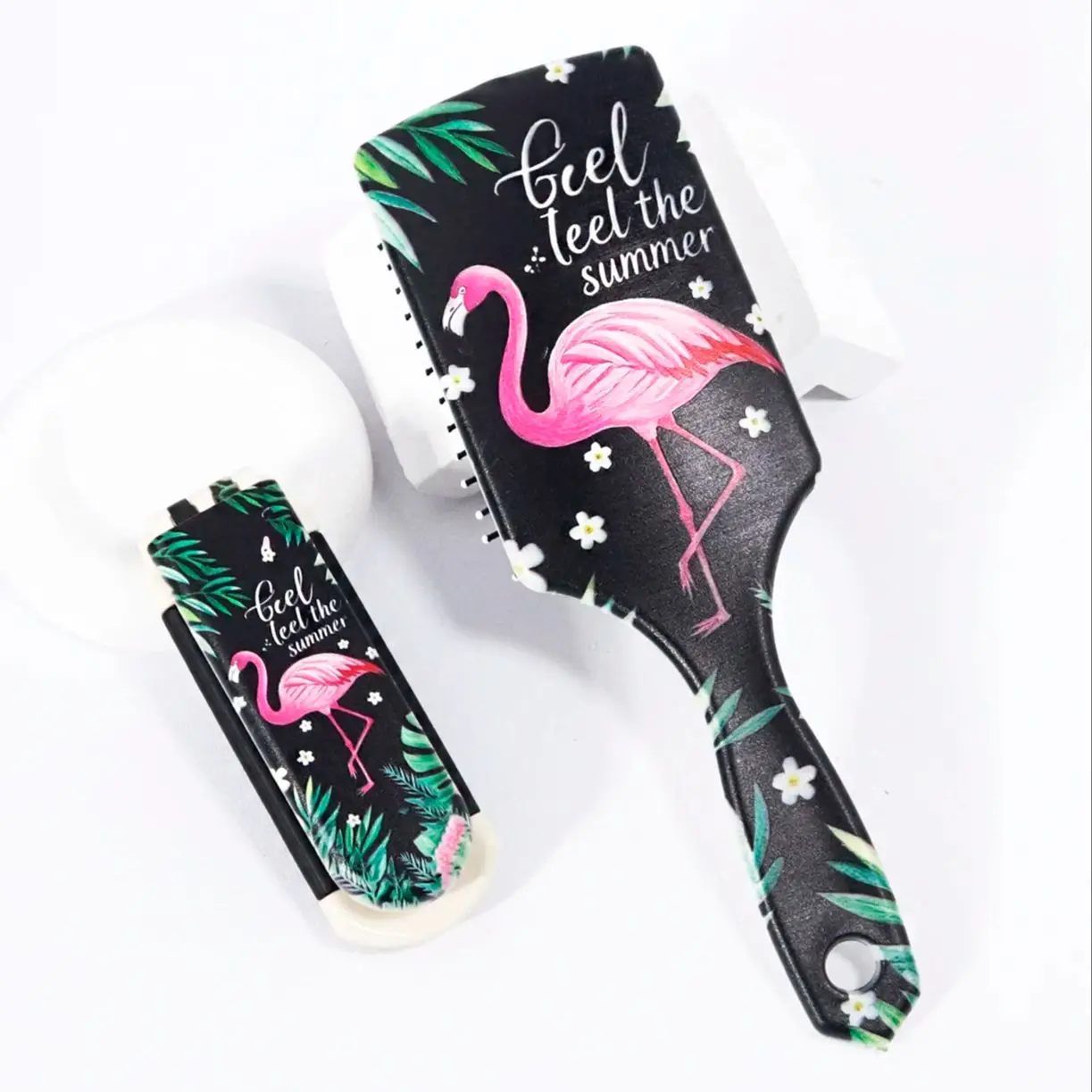 قطعتان من فرشاة الشعر بنمط الفلامنغو، بما في ذلك مشط وسادة التدليك، ومشط مرآة صغير قابل للطي خاص للشعر المستعار الحقيقي #4