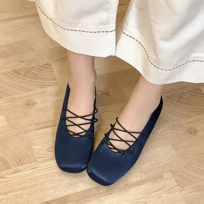 

Women's Square Toe Low Heel Ballet Shoes Crisscross Strap Shallow Pleated Solid Color Stitching Flats