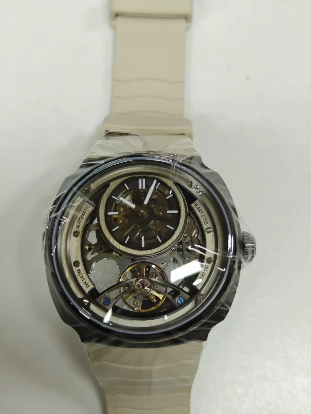 NEW DG8127 FEEL THE CHARM OF MECHANICAL A Automatic Watch Stylish Silicone Strap Waterproof Daniel Gorman
