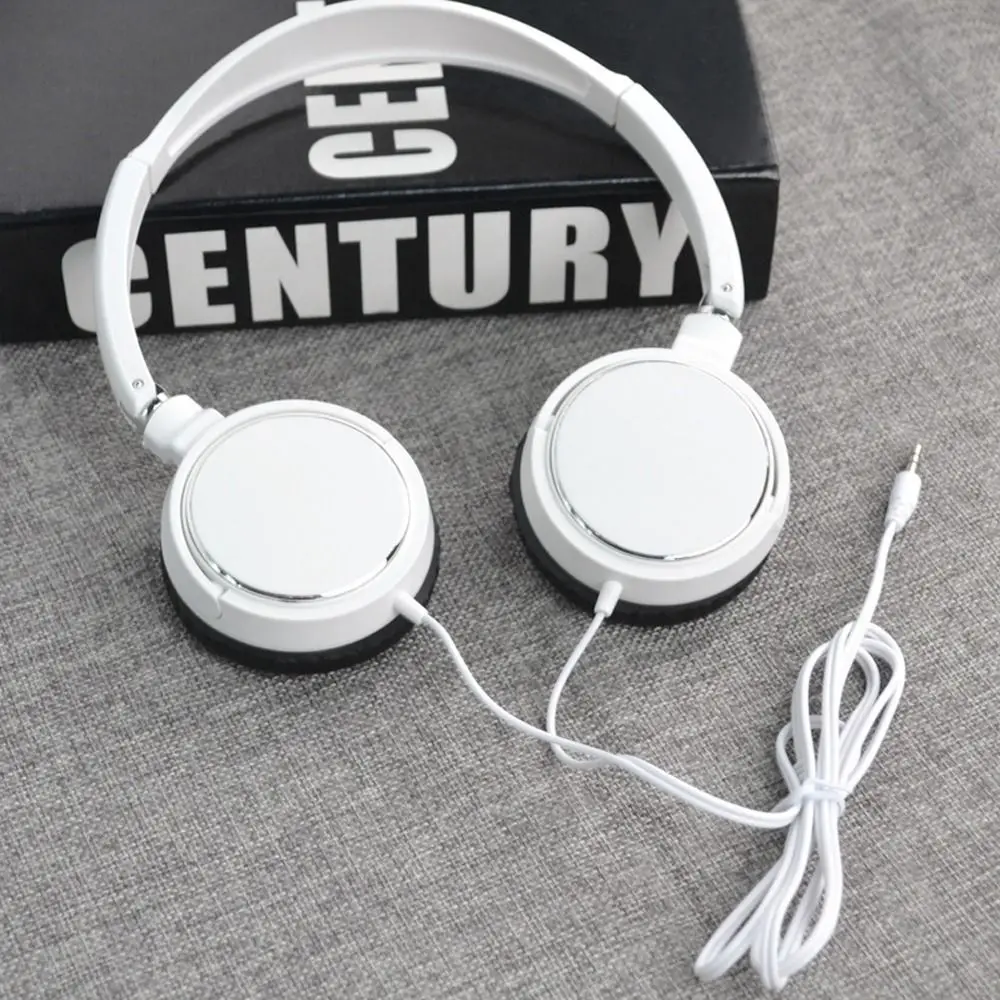 Lightweight Wired Headphones Stereo Sound Soft Ear Pads Head Mounted Earphones Wired Connection Adjustable Gaming Headphones