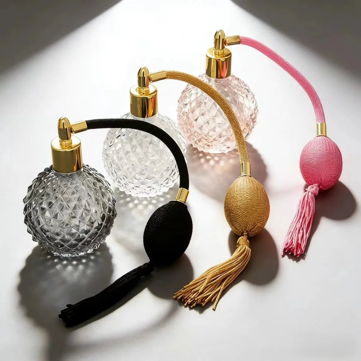 frasco-de-perfume-de-vidro-transparente-de-100ml-com-tampa-dourada-atomizador-com-franja-recarregavel-spray-portatil-para-viagem