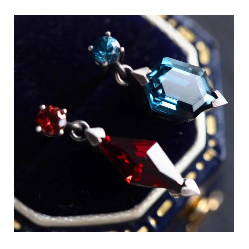 

Gothic Light Luxury Colored Treasure Artificial Rhombus Round Diamond Red and Blue Zircon Stud Earrings Niche Unique Design High