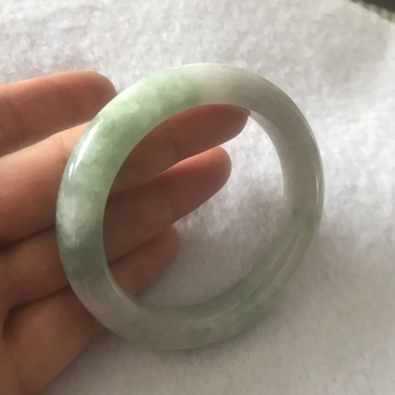 

Natural Guizhou Cui Bracelet Floating Green Flower Flat Strip Fashion Jade Bracelet Jewelry