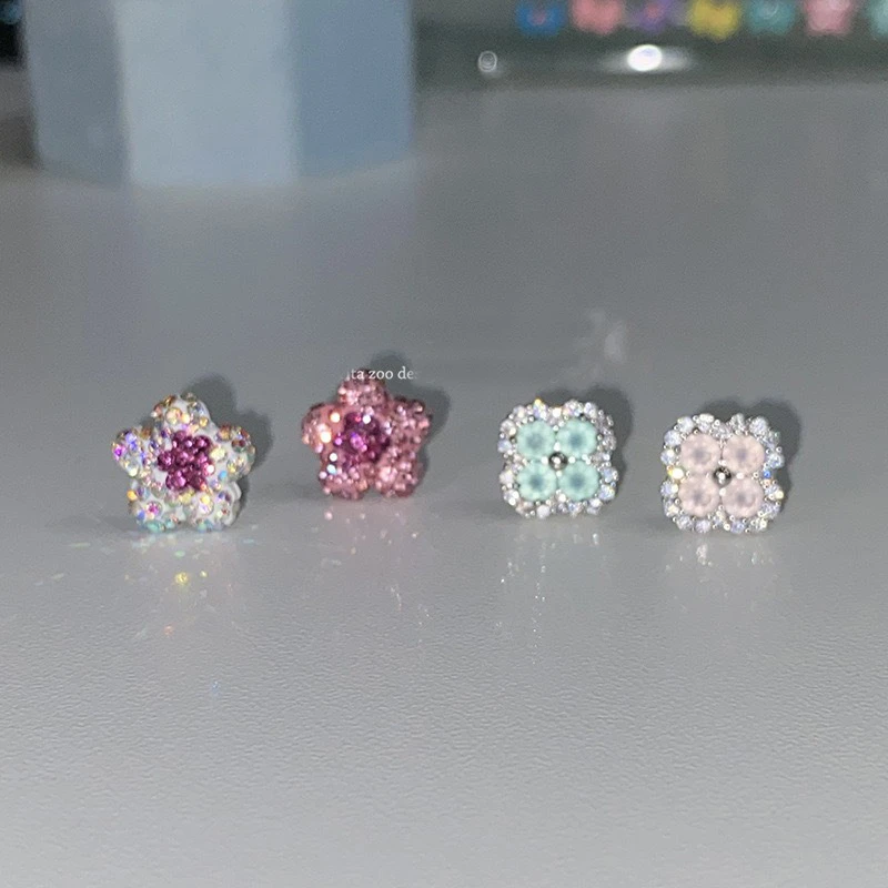 1 PCS New Fashion Four Leaf Clover Zircon Crystal Ear Bone Nail 316L Medical Titanium Steel Earrings for Women Y2K Cute Jewelry