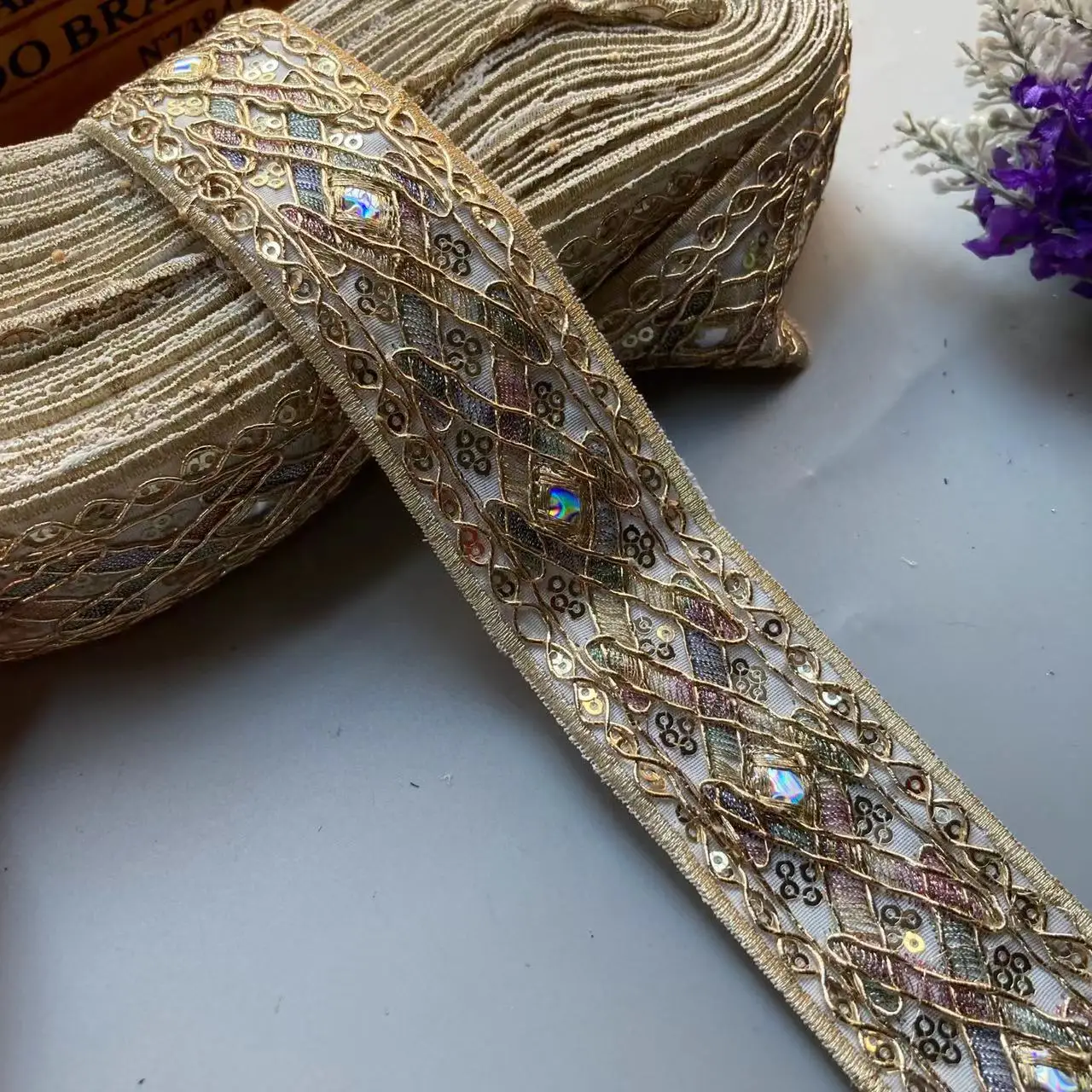 

2 Yards 4.3cm White Sequin Embroidery Lace Ribbon DIY Sewing Trims Craft Ethnic Strand Embroidery Clothing Collar Accessories