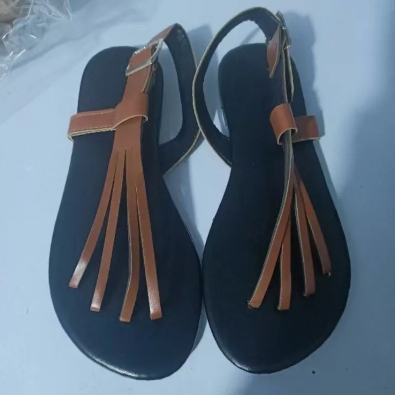 

Новые летние женские сандалии 2025 года, универсальные сандалии больших размеров с пряжкой на плоской подошве и пряжкой