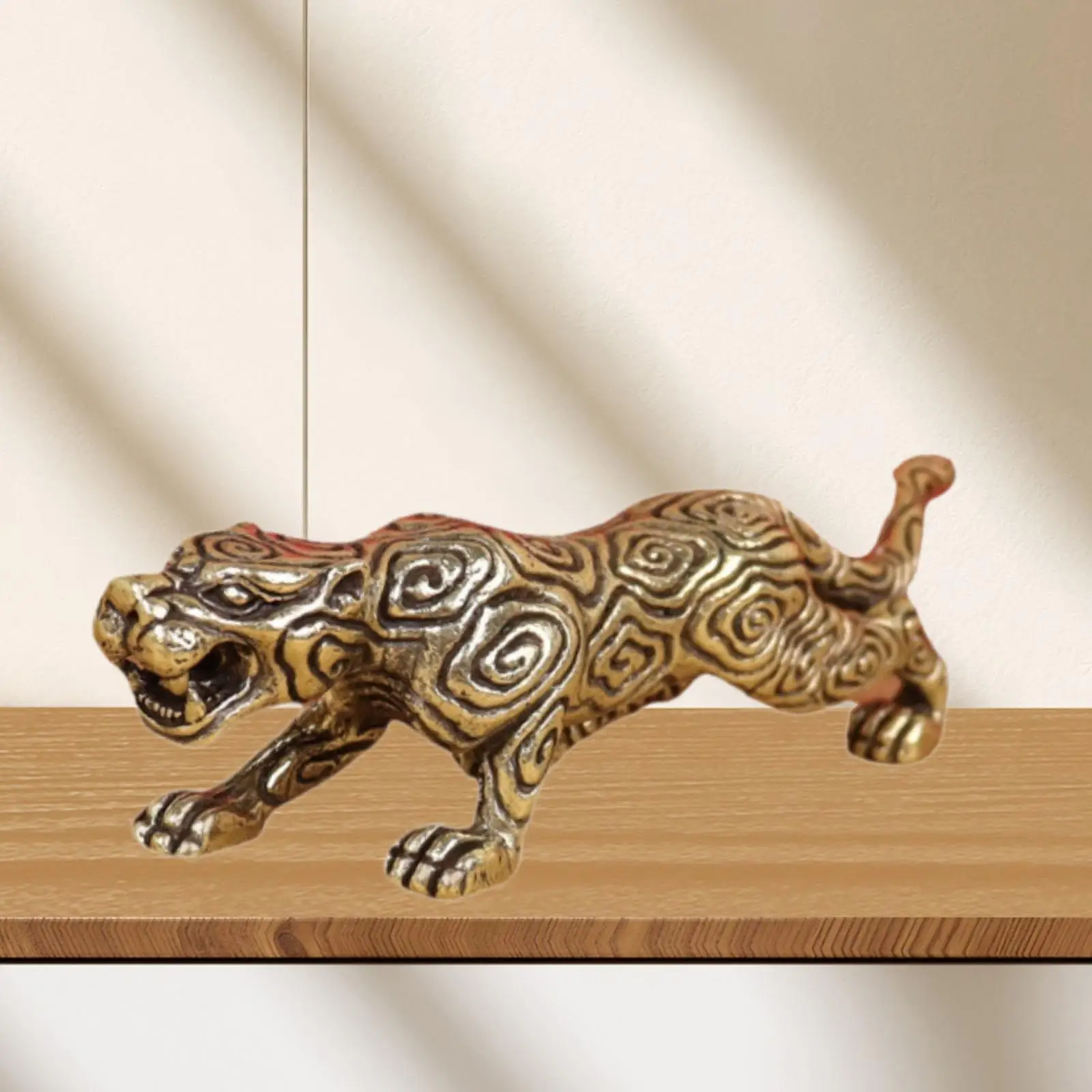 Copper Leopard Figure Aureate Decorative Creative Collection Animal Sculpture for Holidays Parties Exhibition Decoration Office