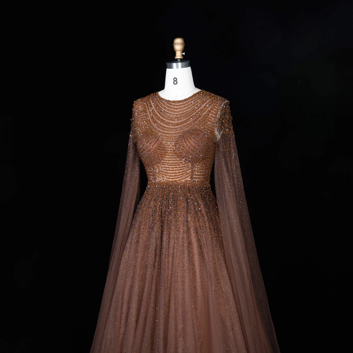 Sharon Said Luxuriöses Braunes Abendkleid mit Rundhalsausschnitt, Langen Transparenten Cape-Ärmeln und Schwer Perlenbesetztem Dubai-Formal-Partykleid SS059 Maßanfertigung – Detail 20